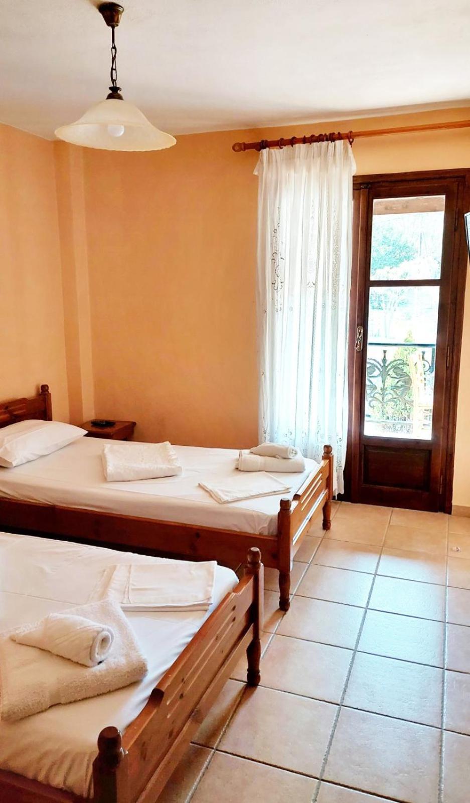 Allotino Hotel - Cafe & Snacks Lagkadia Bagian luar foto